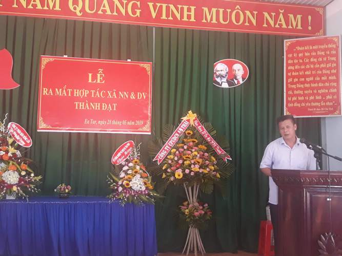 Ông Trần Tuấn Anh, Tỉnh ủy viên, Chủ tịch Liên minh HTX tỉnh phát biểu tại buổi lễ